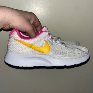 Nike Tanjun Sneakers